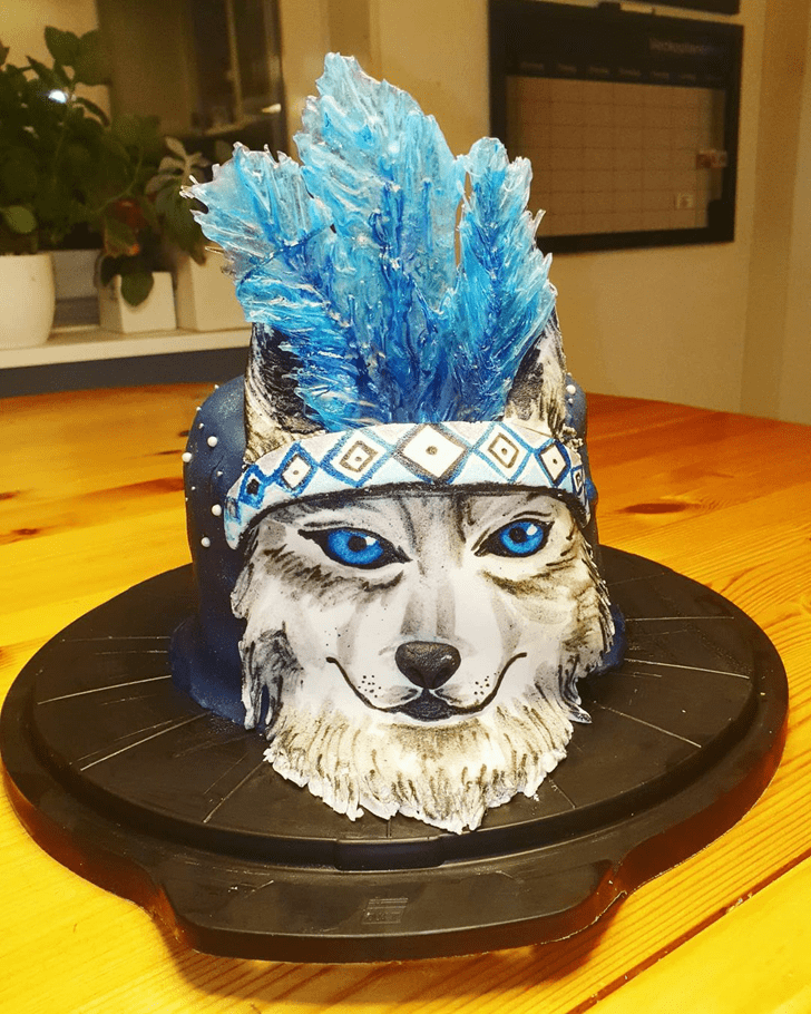 Shapely Wolf Cake