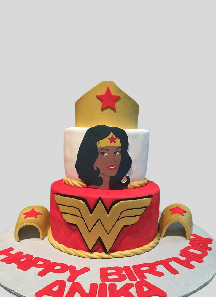 Nice Wonder Woman Cake