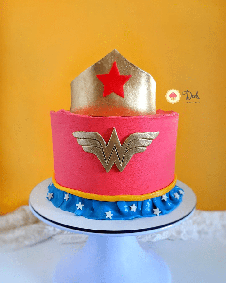 Beauteous Wonder Woman Cake