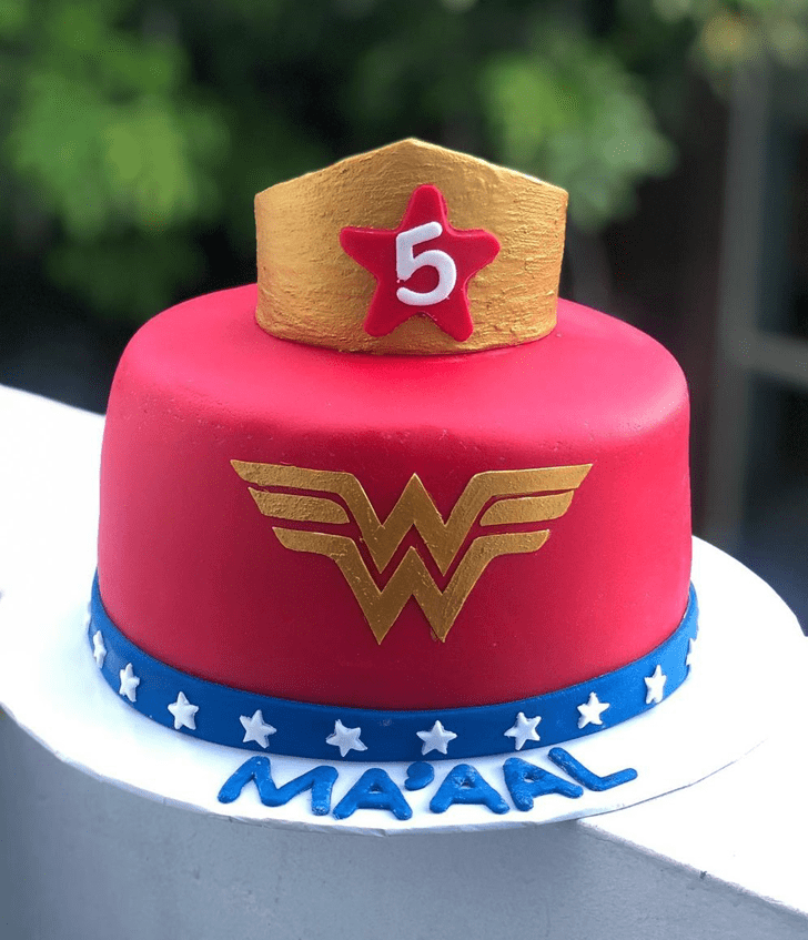 Captivating Wonder Woman Cake