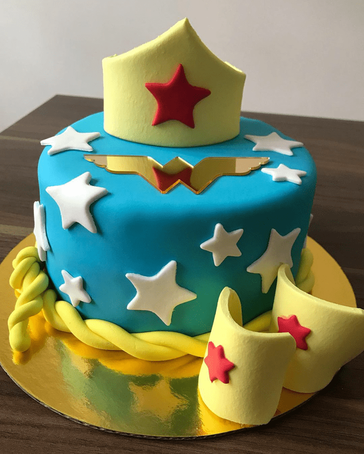 Cute Wonder Woman Cake