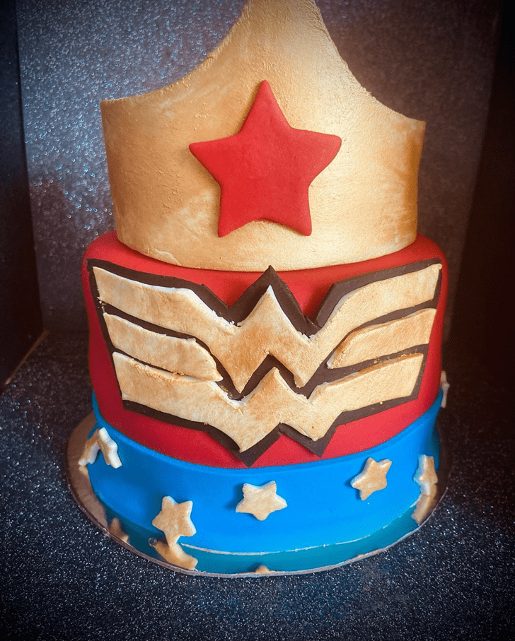 Delicate Wonder Woman Cake