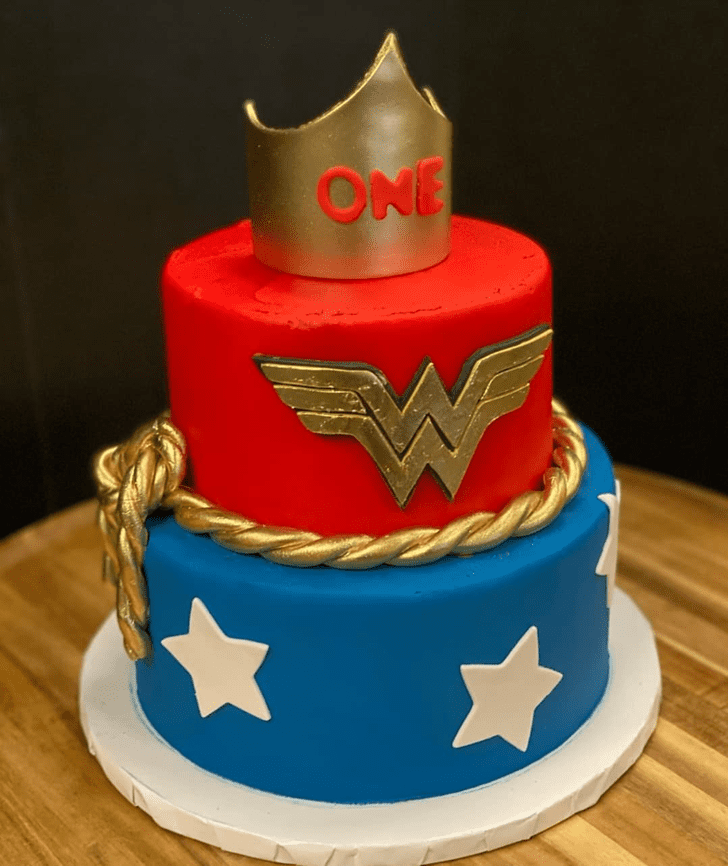 Good Looking Wonder Woman Cake