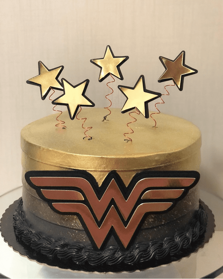 Inviting Wonder Woman Cake