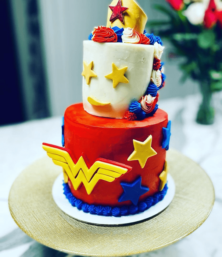 Superb Wonder Woman Cake