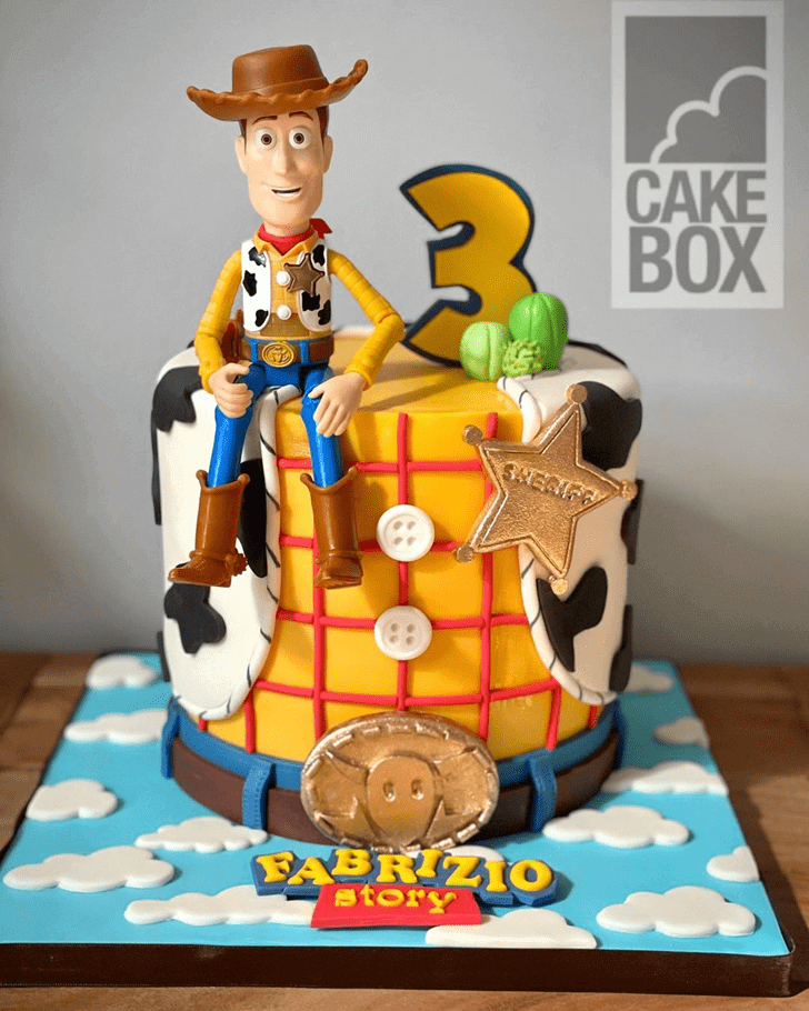 Alluring Woody Cake