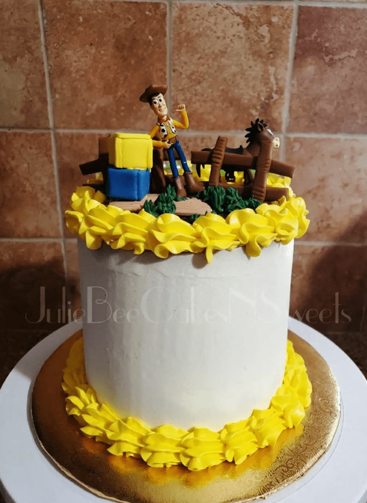 Exquisite Woody Cake