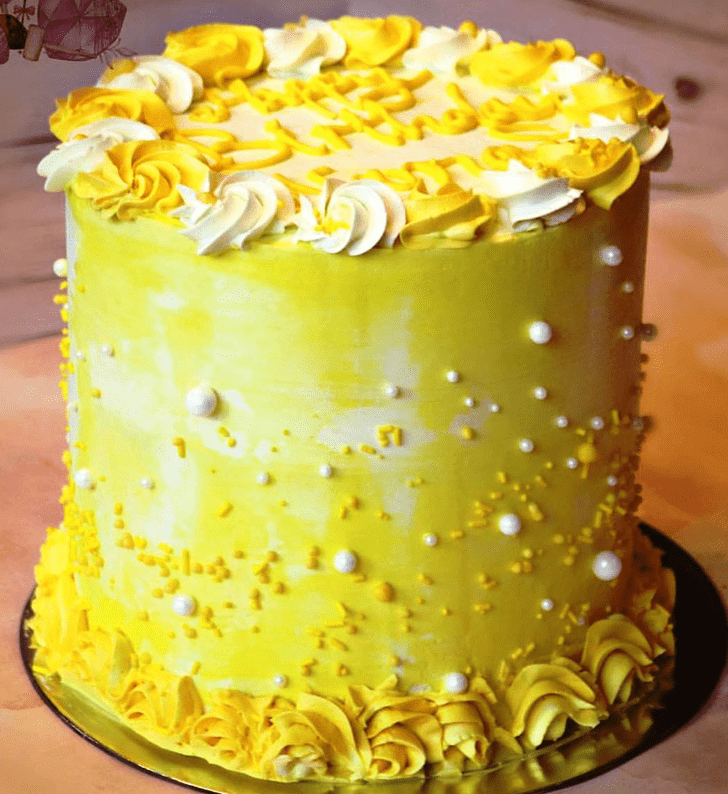 Pretty Yellow Cake