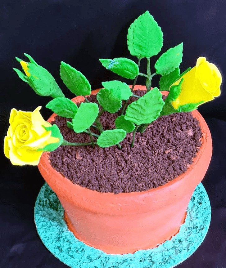 Enticing Yellow Rose Cake