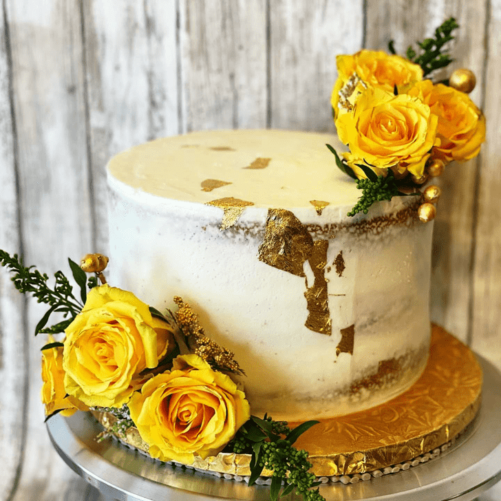Inviting Yellow Rose Cake
