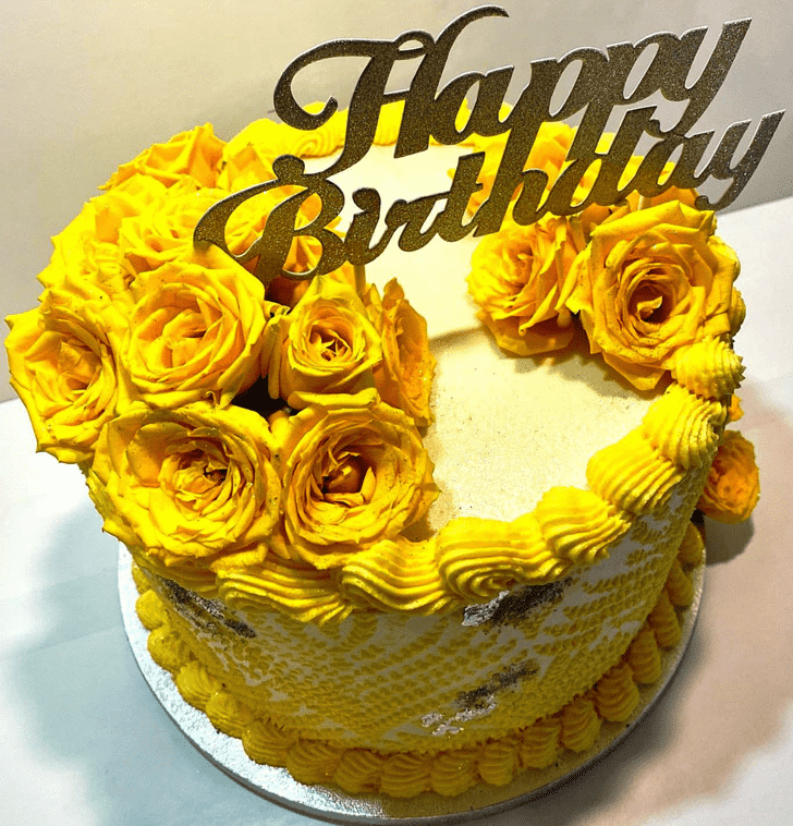 Marvelous Yellow Rose Cake