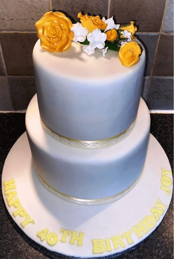 Mesmeric Yellow Rose Cake
