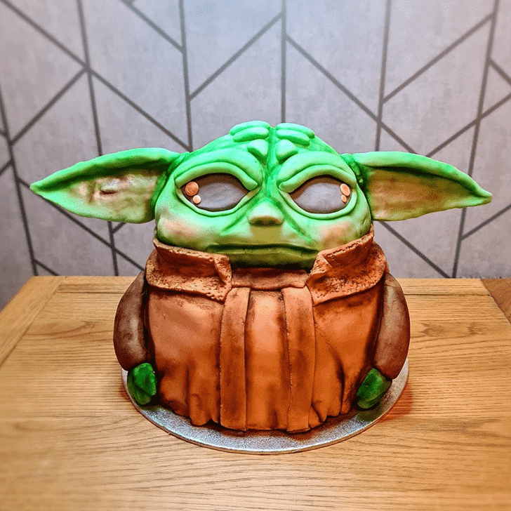 Adorable Yoda Cake