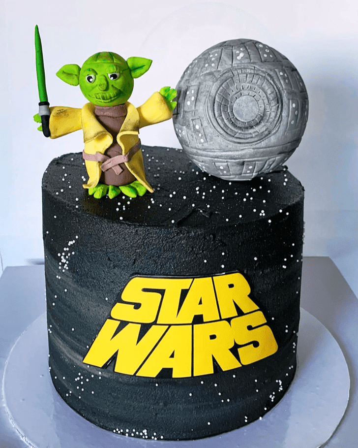 Lovely Yoda Cake Design