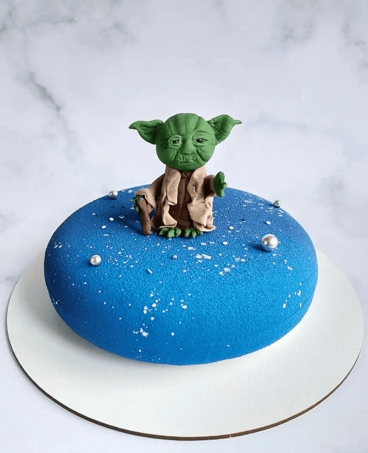 Marvelous Yoda Cake