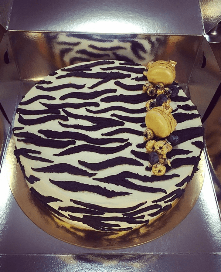 Comely Zebra Cake